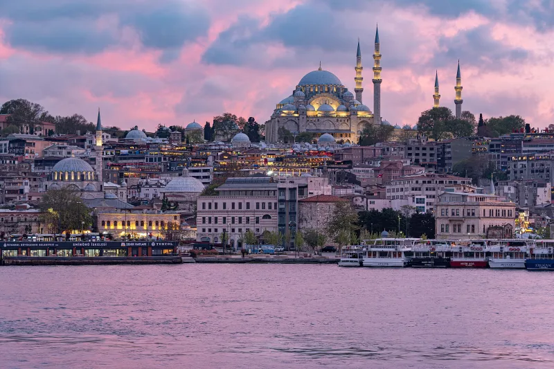 Süleymaniye mošeja — Sinana meistardarbs Stambulā